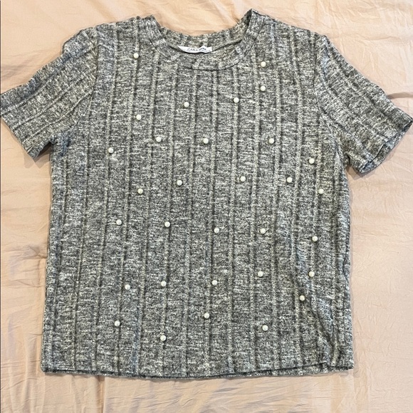 Zara Tops - Zara Gray Tee with Pearl Details